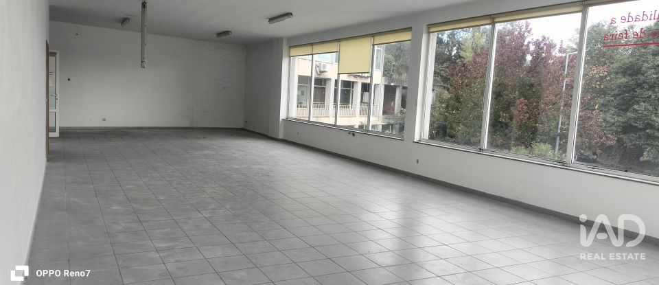 Boutique/Local commercial à Fervença de 121 m²