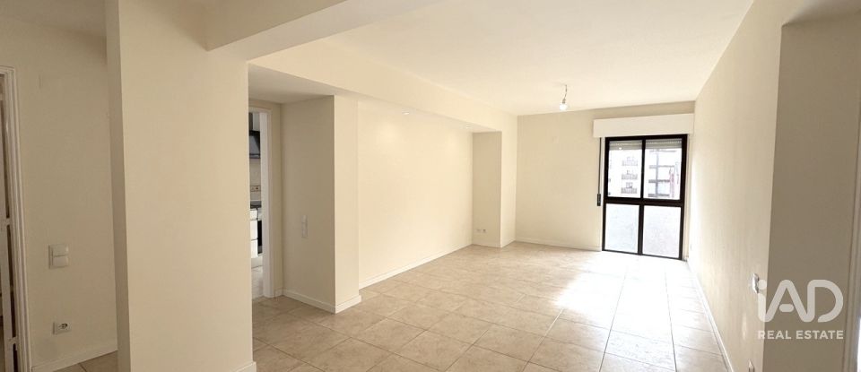 Apartamento T2 em Algueirão-Mem Martins de 80 m²