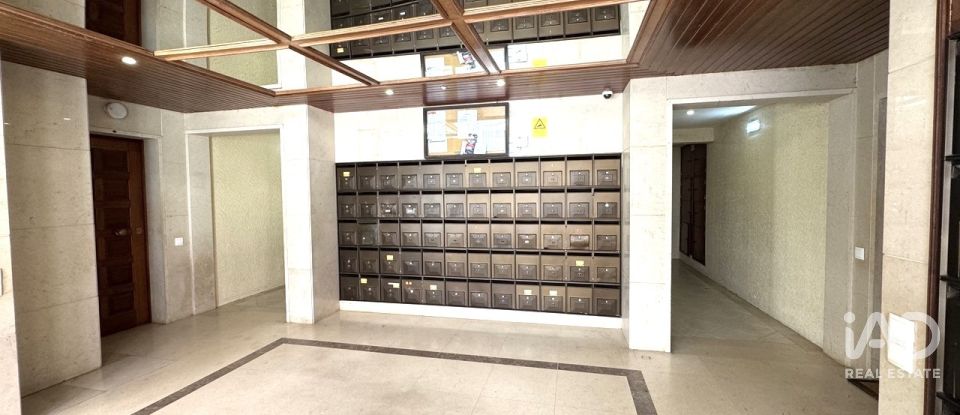 Apartamento T2 em Algueirão-Mem Martins de 80 m²