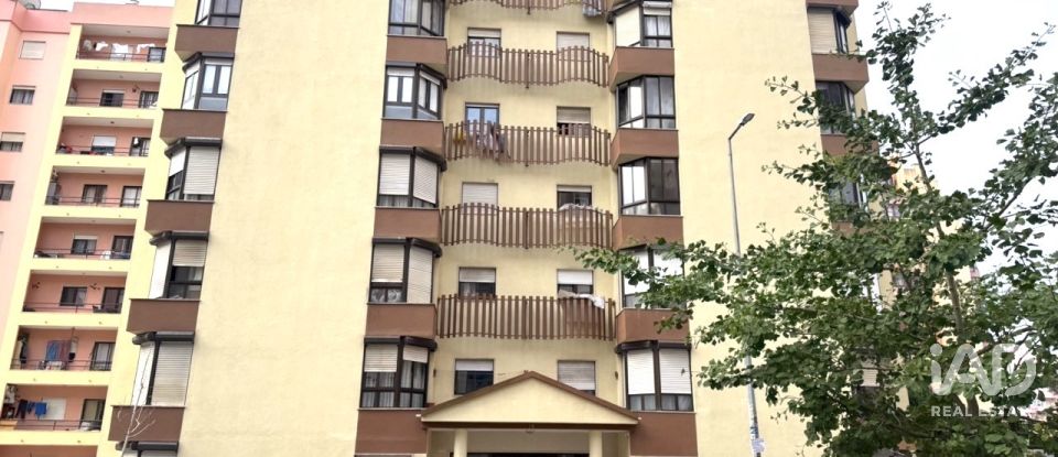 Apartamento T2 em Algueirão-Mem Martins de 80 m²