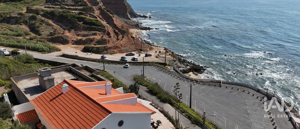 Moradia T4 em São Pedro da Cadeira de 196 m²