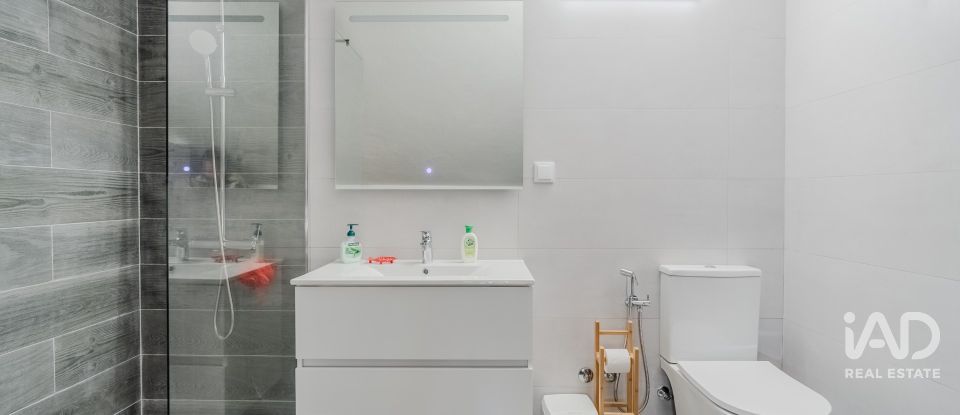 Moradia T4 em São Pedro da Cadeira de 196 m²