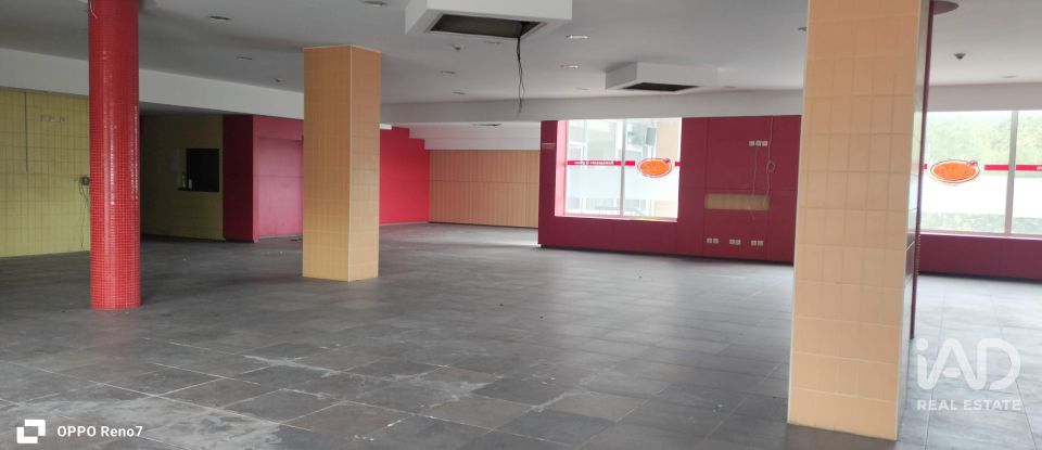 Boutique/Local commercial à Fervença de 442 m²