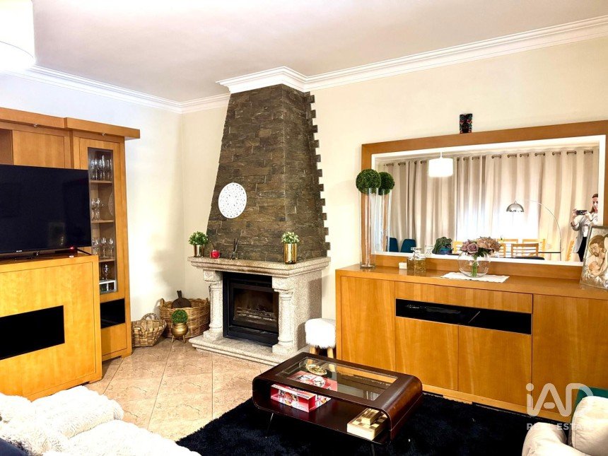 Moradia T4 em Navió e Vitorino dos Piães de 285 m²