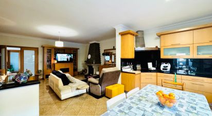 Maison T4 à Navió e Vitorino dos Piães de 285 m²