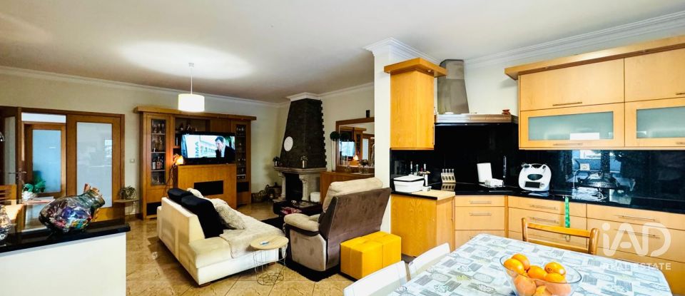 Moradia T4 em Navió e Vitorino dos Piães de 285 m²