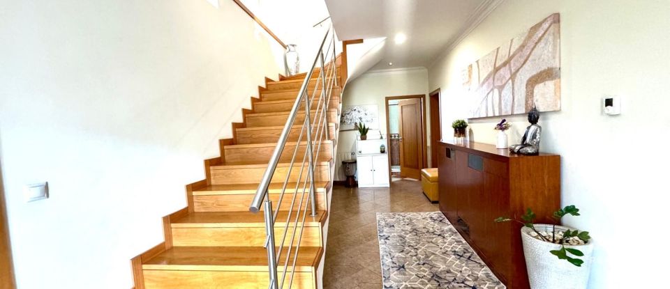 Moradia T4 em Navió e Vitorino dos Piães de 285 m²