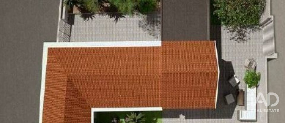 Moradia T2 em Oliveirinha de 143 m²