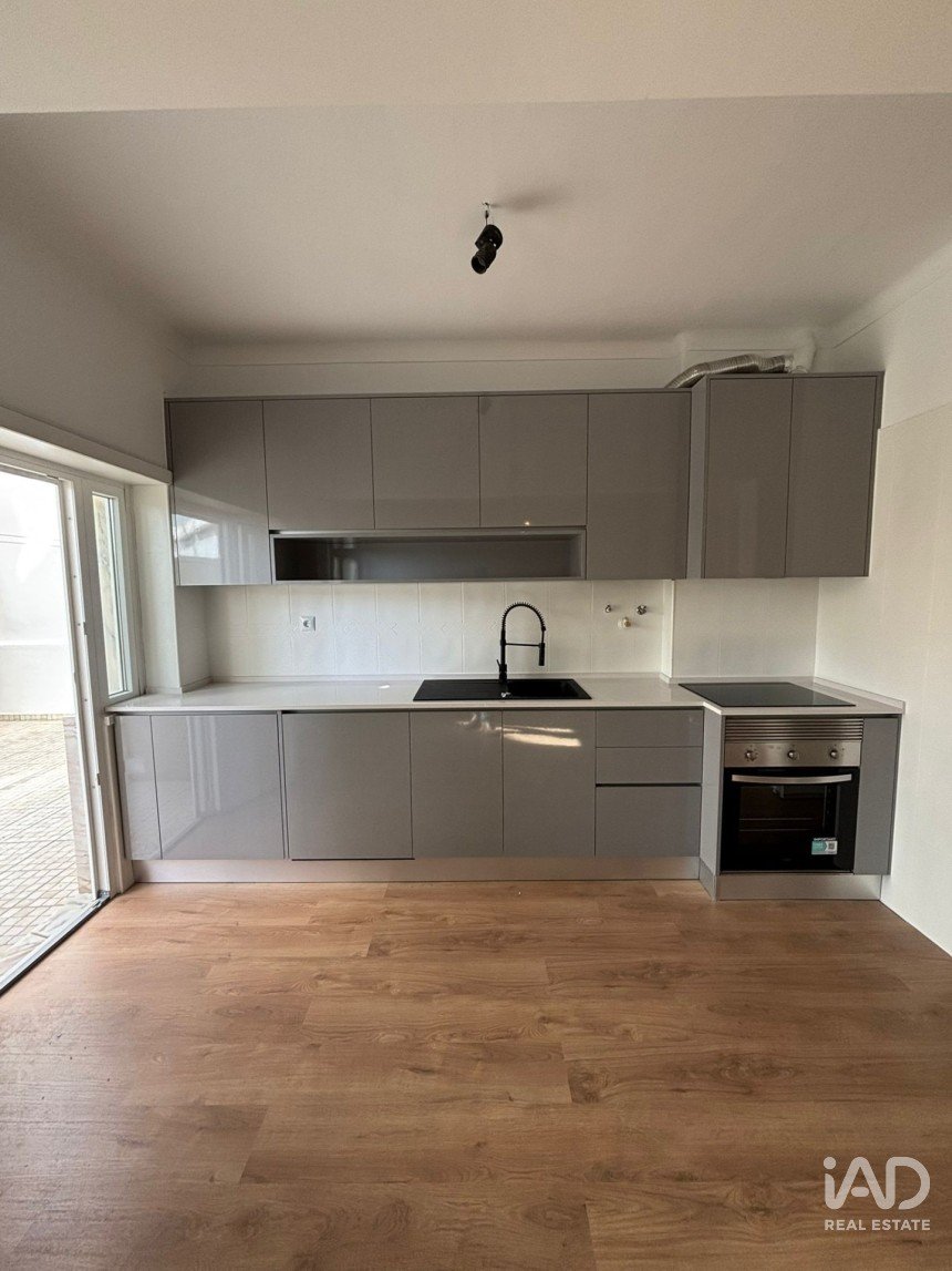 Apartamento T3 em Laranjeiro e Feijó de 149 m²