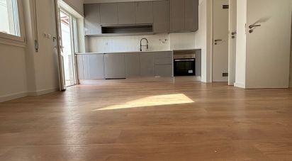 Apartment T3 in Laranjeiro e Feijó of 149 m²