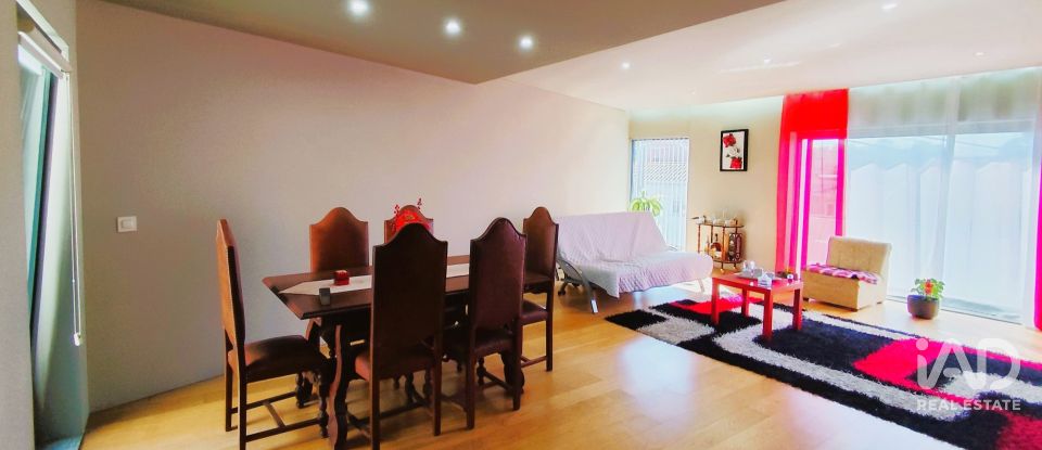 Andar de moradia  T3 em São Félix da Marinha de 140 m²