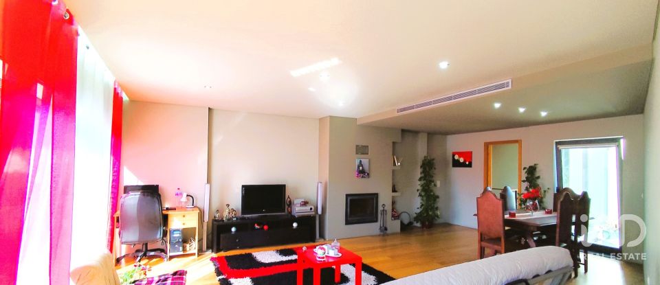 Andar de moradia  T3 em São Félix da Marinha de 140 m²