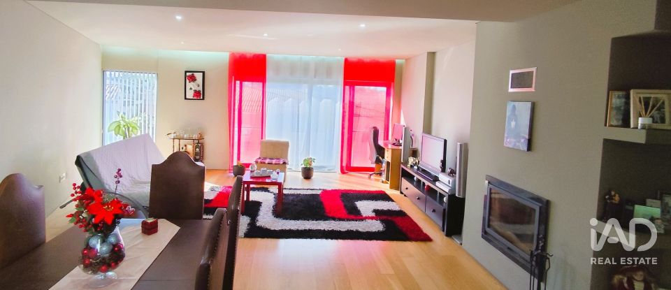 Andar de moradia  T3 em São Félix da Marinha de 140 m²