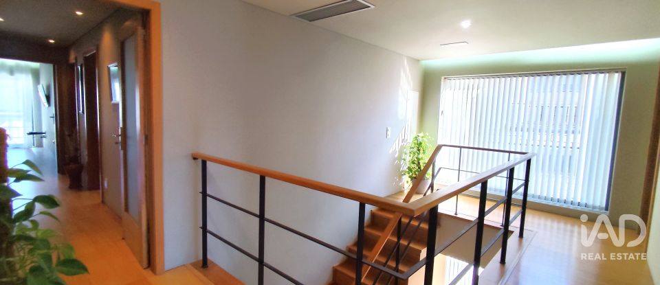 Andar de moradia  T3 em São Félix da Marinha de 140 m²