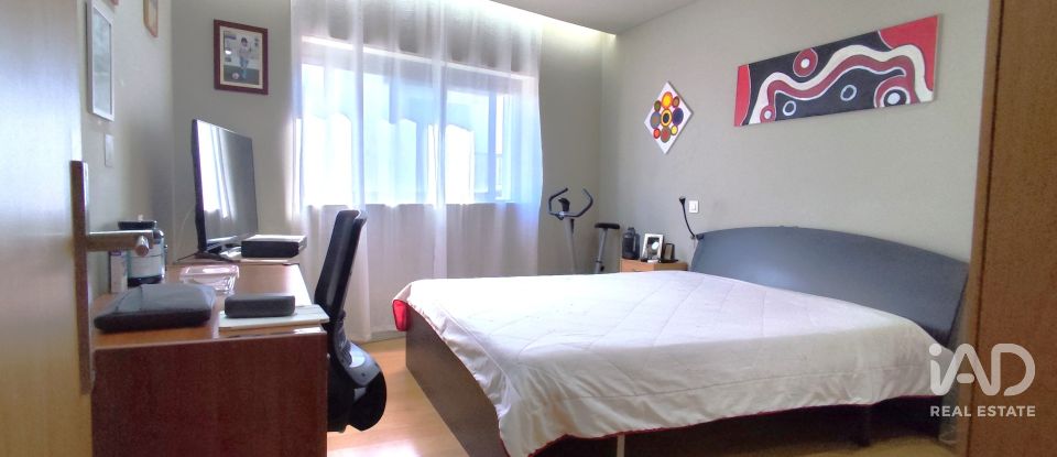 Andar de moradia  T3 em São Félix da Marinha de 140 m²