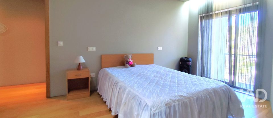 Andar de moradia  T3 em São Félix da Marinha de 140 m²