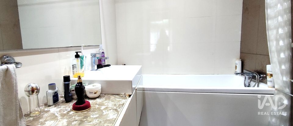 Andar de moradia  T3 em São Félix da Marinha de 140 m²