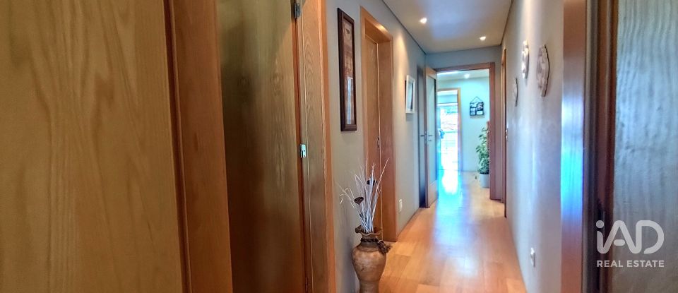 Andar de moradia  T3 em São Félix da Marinha de 140 m²