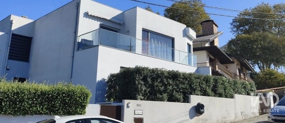 Andar de moradia  T3 em São Félix da Marinha de 140 m²