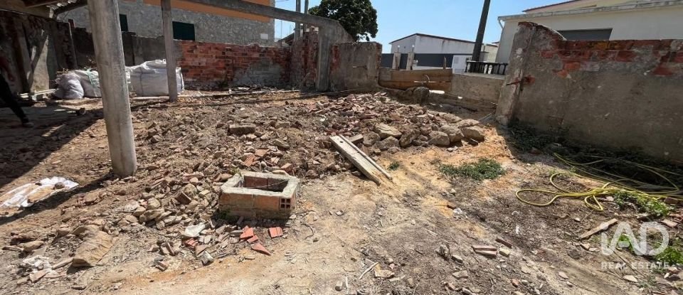 Terreno urbano em Vimeiro de 256 m²