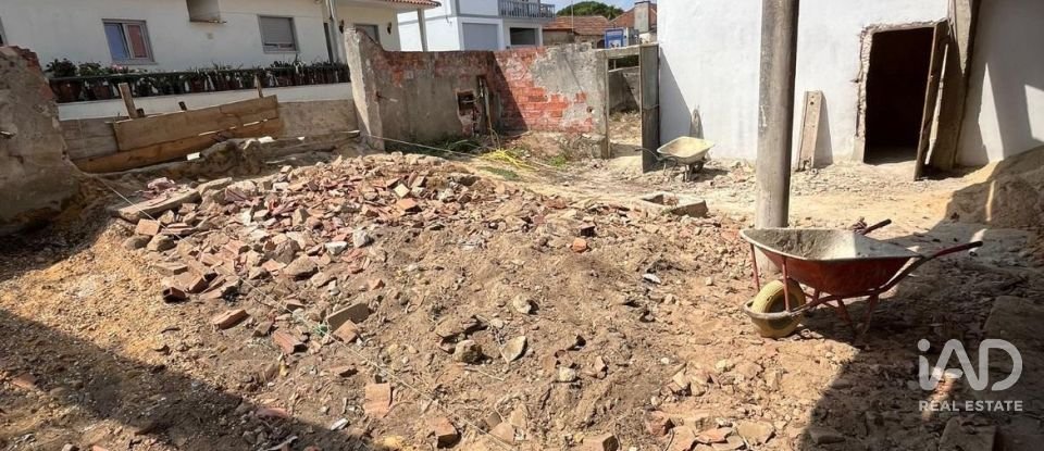 Terreno urbano em Vimeiro de 256 m²