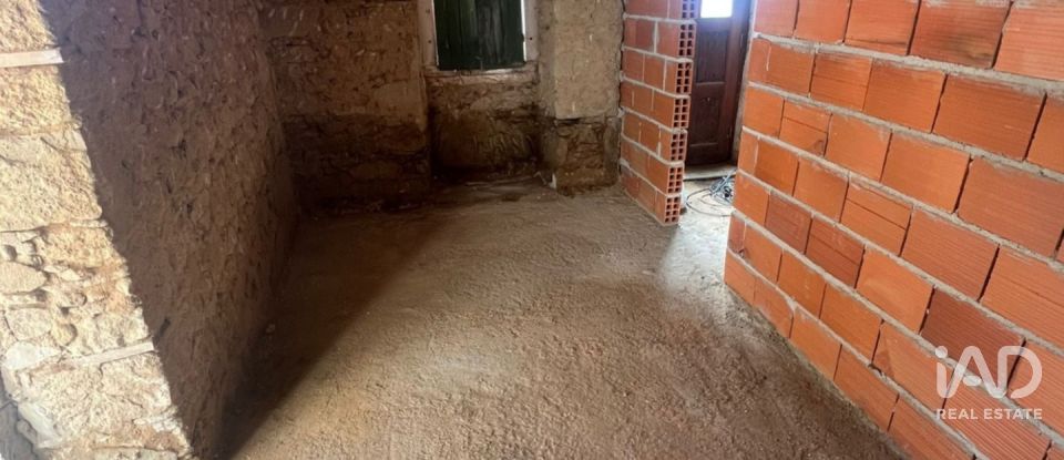 Terreno urbano em Vimeiro de 256 m²