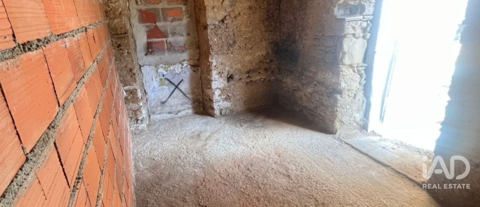 Terreno urbano em Vimeiro de 256 m²