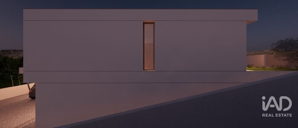 Moradia T3 em Freixo de Cima e de Baixo de 240 m²