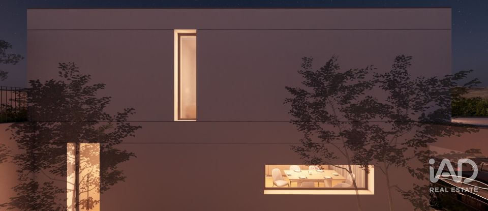 Moradia T3 em Freixo de Cima e de Baixo de 240 m²