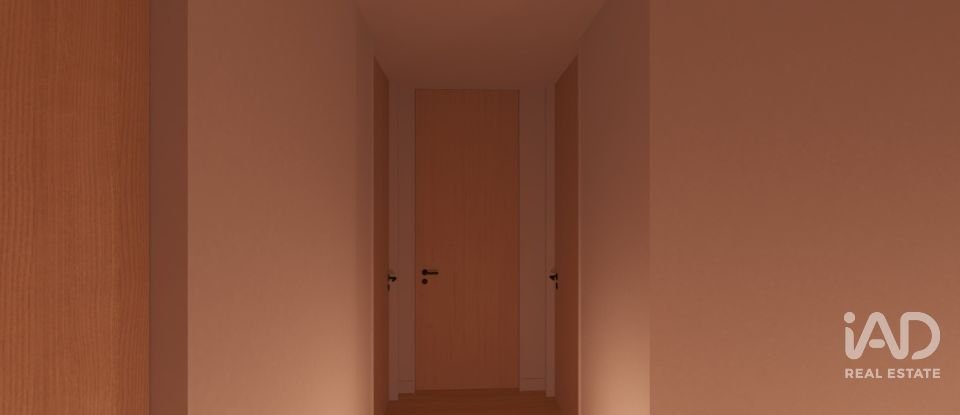 Moradia T3 em Freixo de Cima e de Baixo de 240 m²