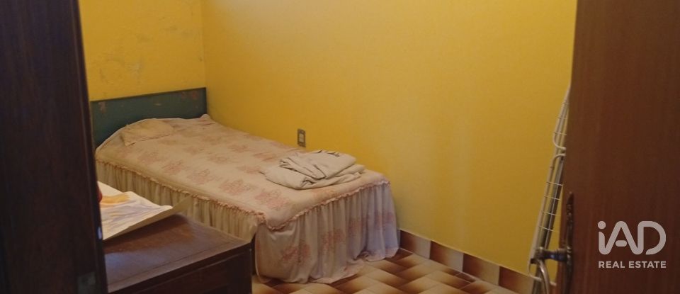 Casa com espaço comercial T2 em Paul de 190 m²