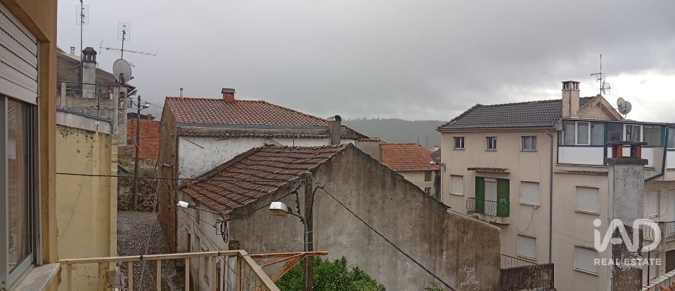 Casa com espaço comercial T2 em Paul de 190 m²