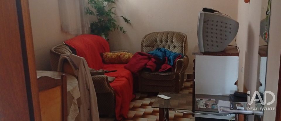 Casa com espaço comercial T2 em Paul de 190 m²