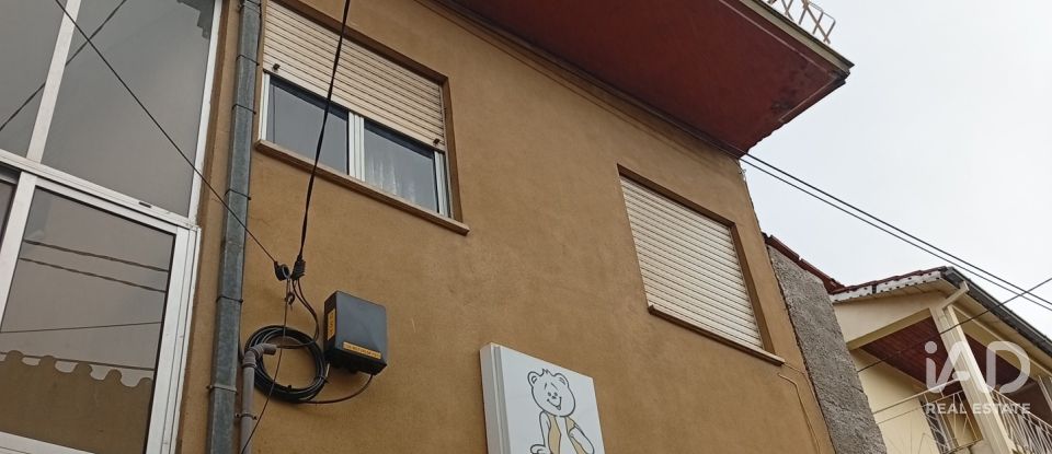 Casa com espaço comercial T2 em Paul de 190 m²