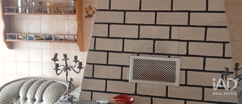 Casa com espaço comercial T2 em Paul de 190 m²