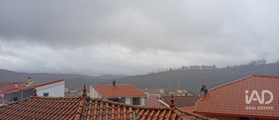 Casa com espaço comercial T2 em Paul de 190 m²