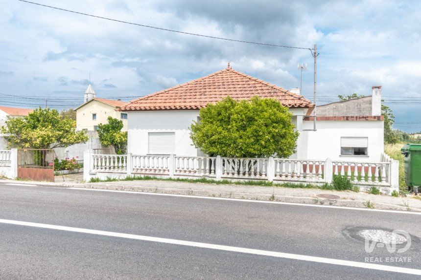 Single story home T3 in Maceira of 108 m²
