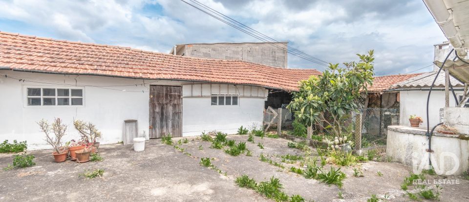 Single story home T3 in Maceira of 108 m²