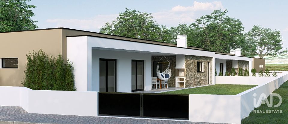 Moradia térrea T4 em Marrazes e Barosa de 306 m²