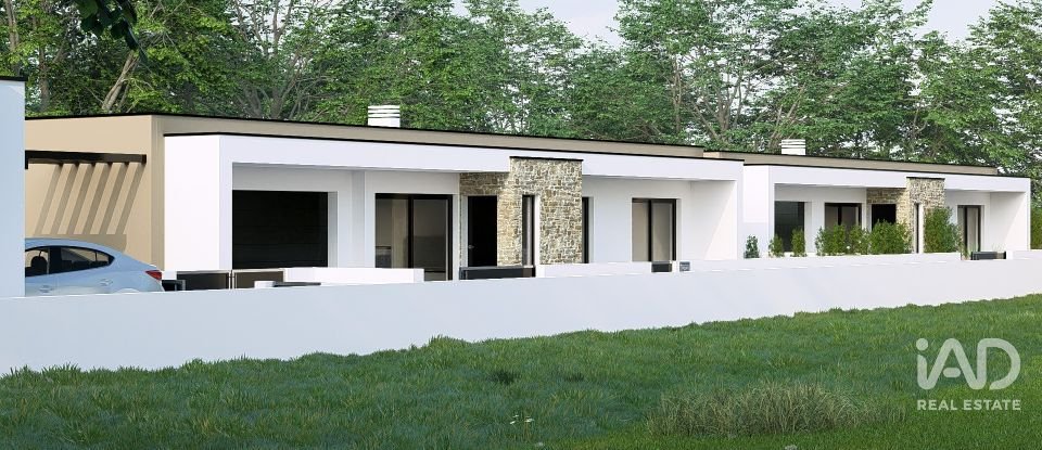 Moradia térrea T4 em Marrazes e Barosa de 306 m²