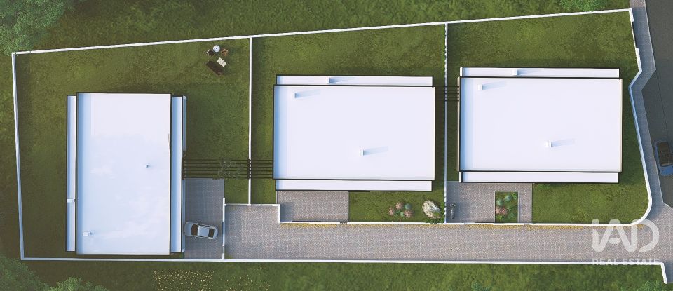 Moradia térrea T4 em Marrazes e Barosa de 306 m²