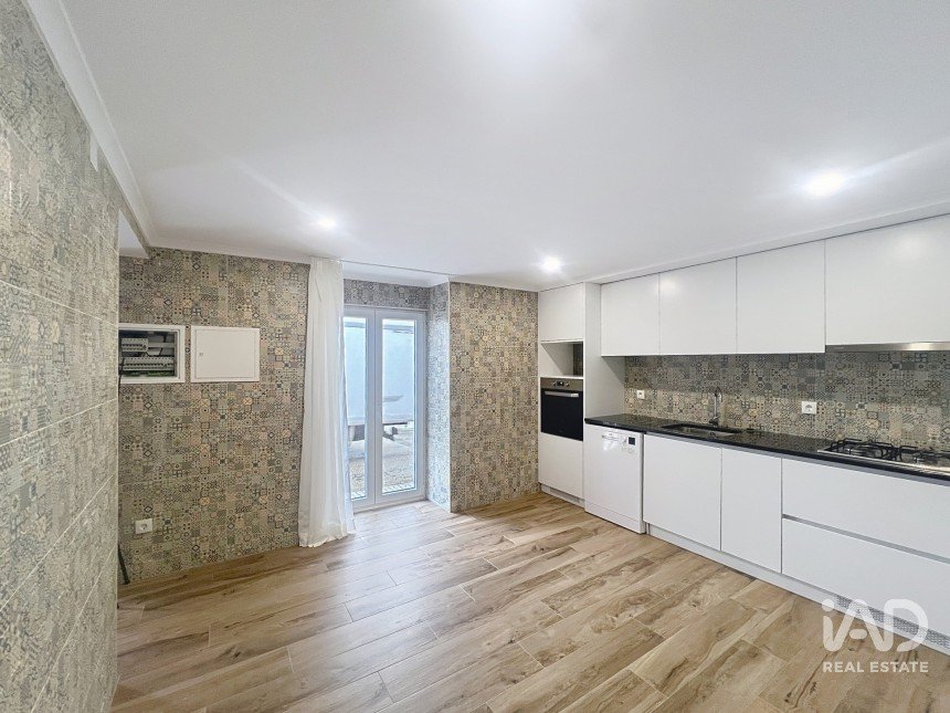 House T3 in Encarnação of 164 m²