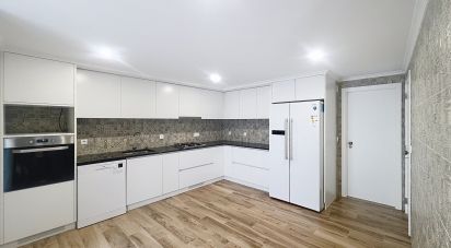 Maison T3 à Encarnação de 164 m²