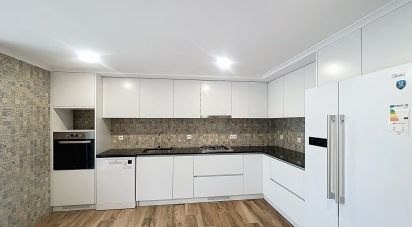 Maison T3 à Encarnação de 164 m²