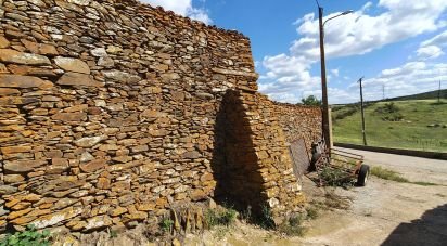 Terrain à bâtir à Alcoutim e Pereiro de 348 m²