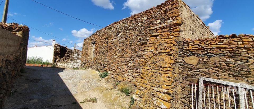Terreno urbano em Alcoutim e Pereiro de 348 m²