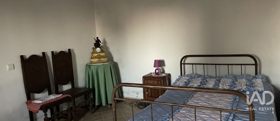 Casa T4 em Ameixial de 139 m²