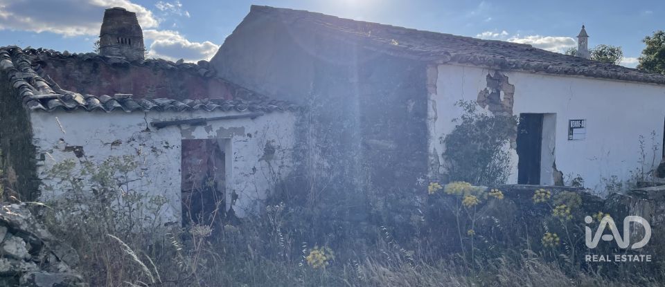 Casa T4 em Ameixial de 139 m²