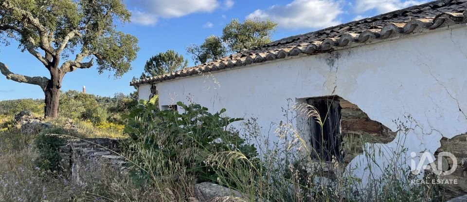 Casa T4 em Ameixial de 139 m²