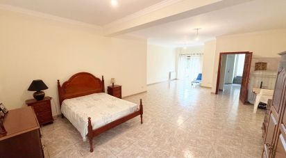 House T3 in Vila e Roussas of 207 m²